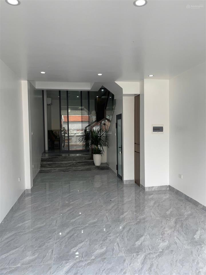 Cho thuê nhà ngõ 206 nguyễn quý trị  cạnh vinocepart 1. oto 7 chỗ vào nhà  view thoáng. 45m2, 4t