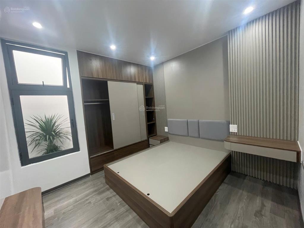 Cho thuê nhà ngõ 206 nguyễn quý trị  cạnh vinocepart 1. oto 7 chỗ vào nhà  view thoáng. 45m2, 4t