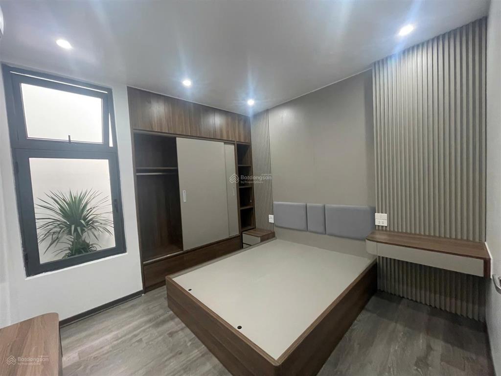 Cho thuê nhà ngõ 206 nguyễn quý trị  cạnh vinocepart 1. oto 7 chỗ vào nhà  view thoáng. 45m2, 4t