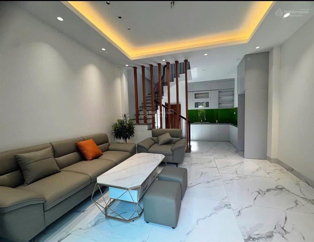 Cho thuê nhà phúc lợi  6 tầng  gần full nội thất. 40m2, 6 tầng. giá 9tr/tháng