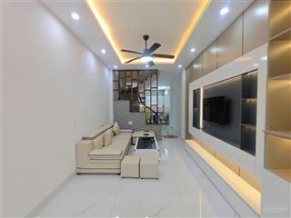 Cho thuê nhà gần chợ đồng dinh, gần aeon long biên. 50m2, 4 tầng, 4 ngủ, full nội thất. giá12tr/th