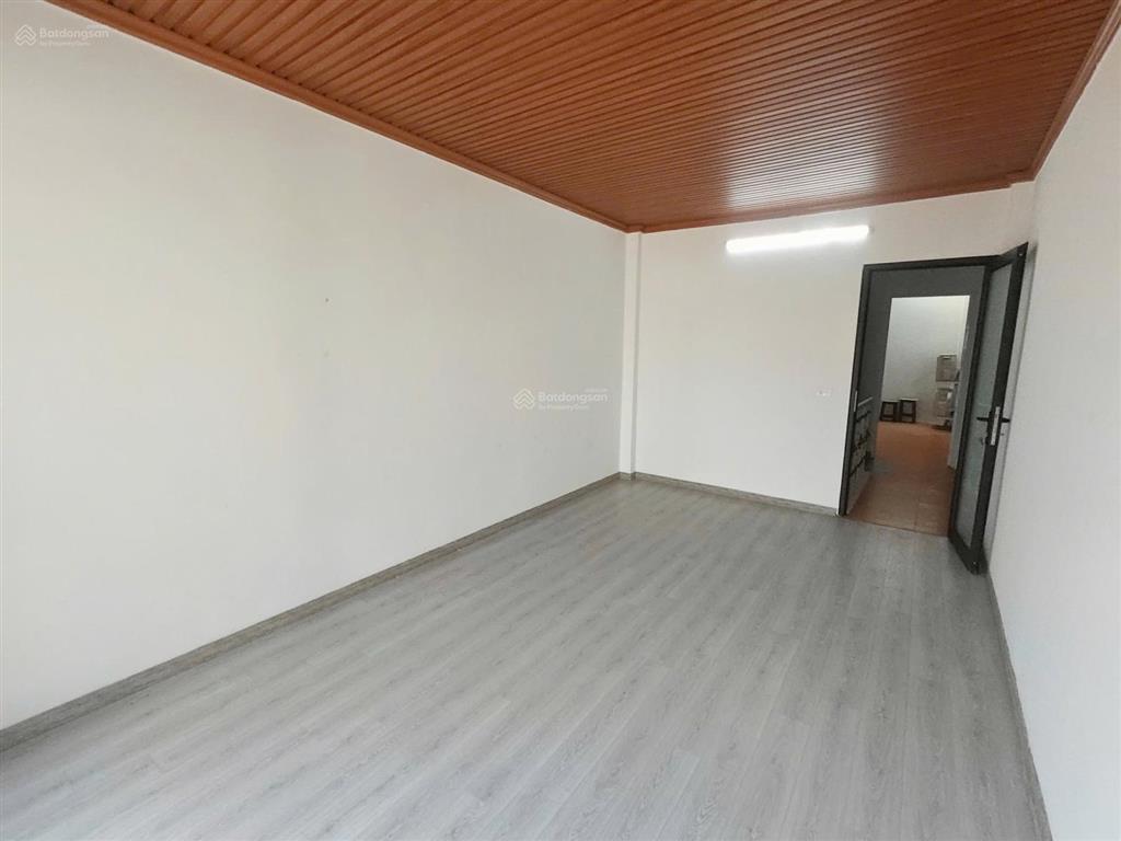 Cho thuê nhà gần chợ đồng dinh, gần aeon long biên. 50m2, 4 tầng, 4 ngủ, full nội thất. giá12tr/th
