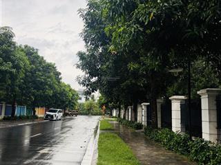 Cho thuê bt thô đường nguyệt quế  vinhomes long biên căn góc 520m2, mt20m. giá thuê 70tr/th