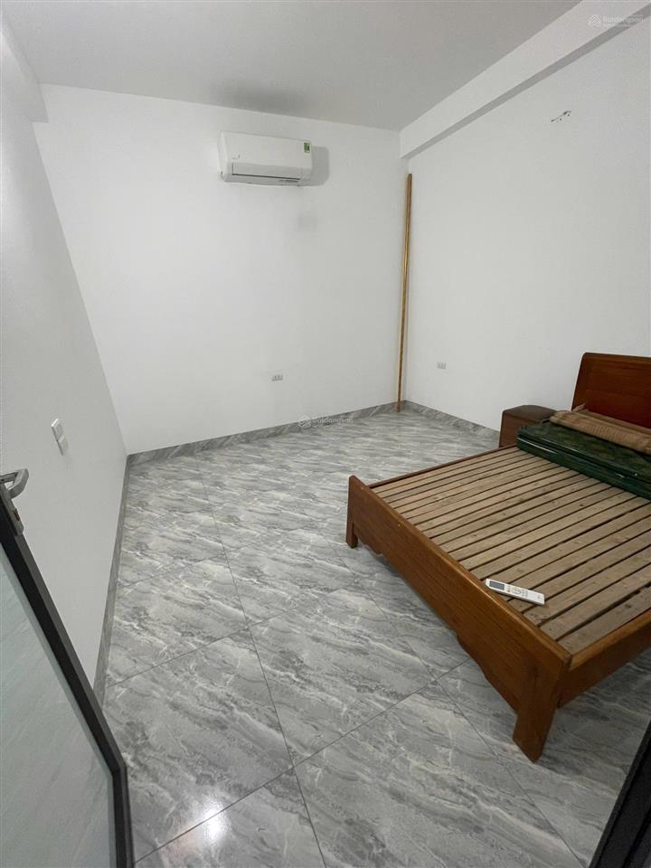 Cho thuê nhà trọ cạnh ecohomes long biên  45m2, 4 ngủ, giá8tr/tháng.