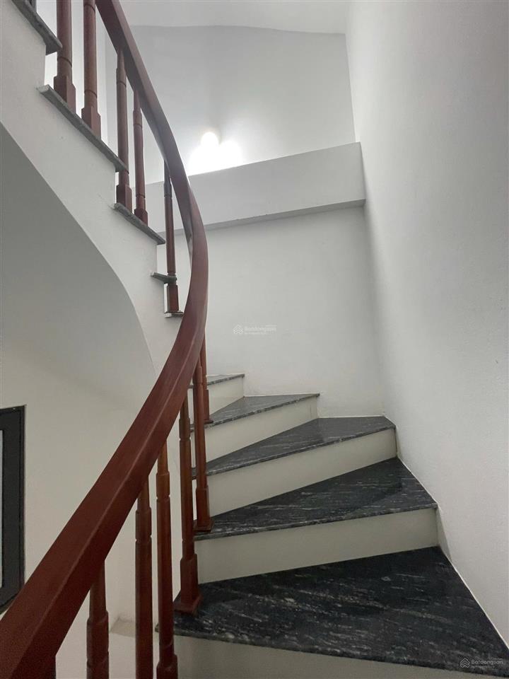 Cho thuê nhà trọ cạnh ecohomes long biên  45m2, 4 ngủ, giá8tr/tháng.