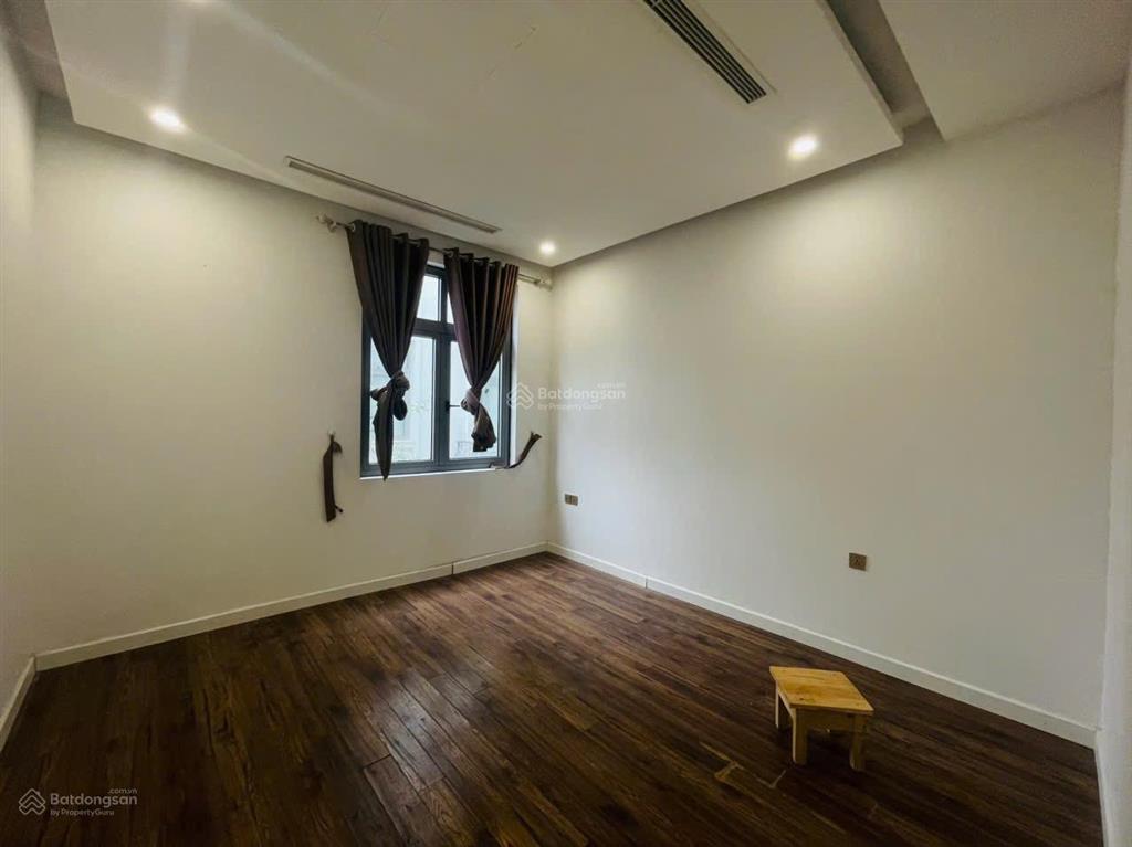 Cho thuê căn biệt thự khu nguyệt quế  sát hồ  full nội thất. 96m2, 3 ngủ, 4vs. điều hoà âm trần