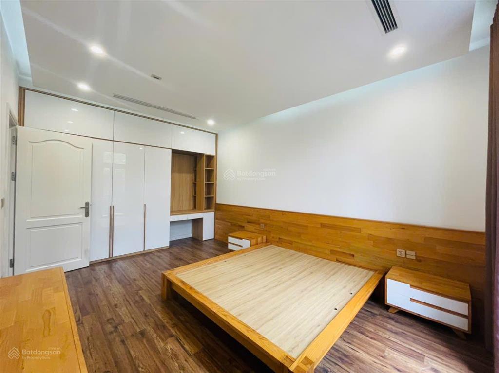 Cho thuê căn biệt thự khu nguyệt quế  sát hồ  full nội thất. 96m2, 3 ngủ, 4vs. điều hoà âm trần