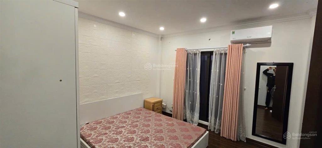 Cho thuê nhà riêng ngõ 83 phúc lợi  oto đỗ cửa full nội thất  gần trường học và chợ. 38m2, 6tâng