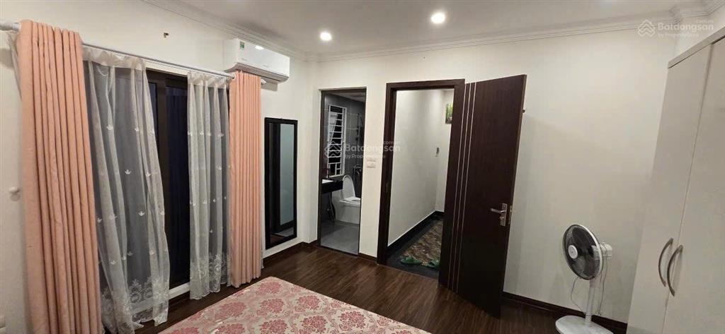 Cho thuê nhà riêng ngõ 83 phúc lợi  oto đỗ cửa full nội thất  gần trường học và chợ. 38m2, 6tâng