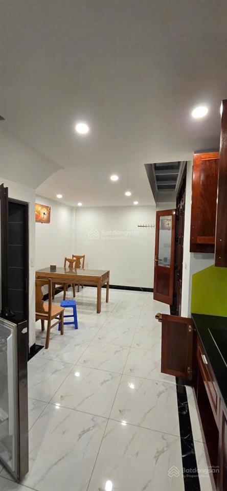Cho thuê nhà riêng ngõ 83 phúc lợi  oto đỗ cửa full nội thất  gần trường học và chợ. 38m2, 6tâng