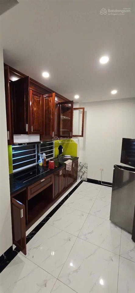 Cho thuê nhà riêng ngõ 83 phúc lợi  oto đỗ cửa full nội thất  gần trường học và chợ. 38m2, 6tâng