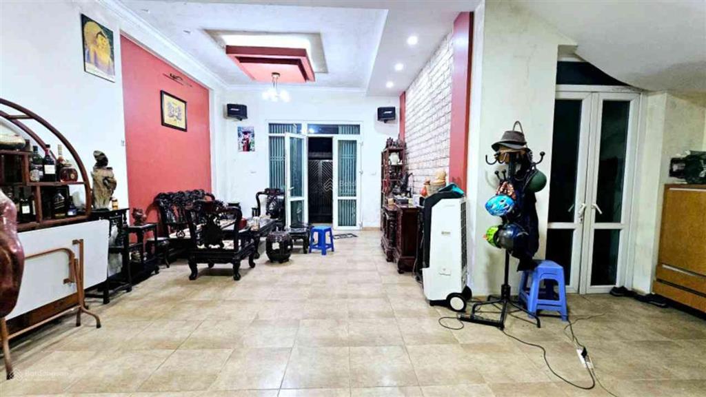 Chính chủ cần bán gấp căn biệt thự kđt sài đồng  hướng đông nam  view công viên.141m2, mt7.2m
