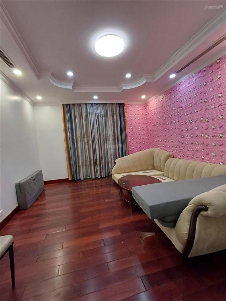 Cho thuê căn biệt thự nguyệt quế  căn góc  thang máy  bể bơi 4 mùa. 360m2, mt20m. giá thuê80tr