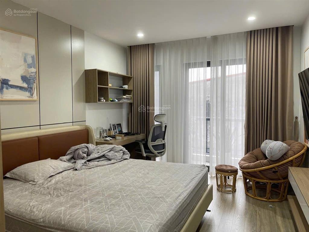 Cho thuê nhà 7 tầng  thang máy  full nội thất  cách 1 nhà là mặt phố mai phúc. 48m2  giá tl