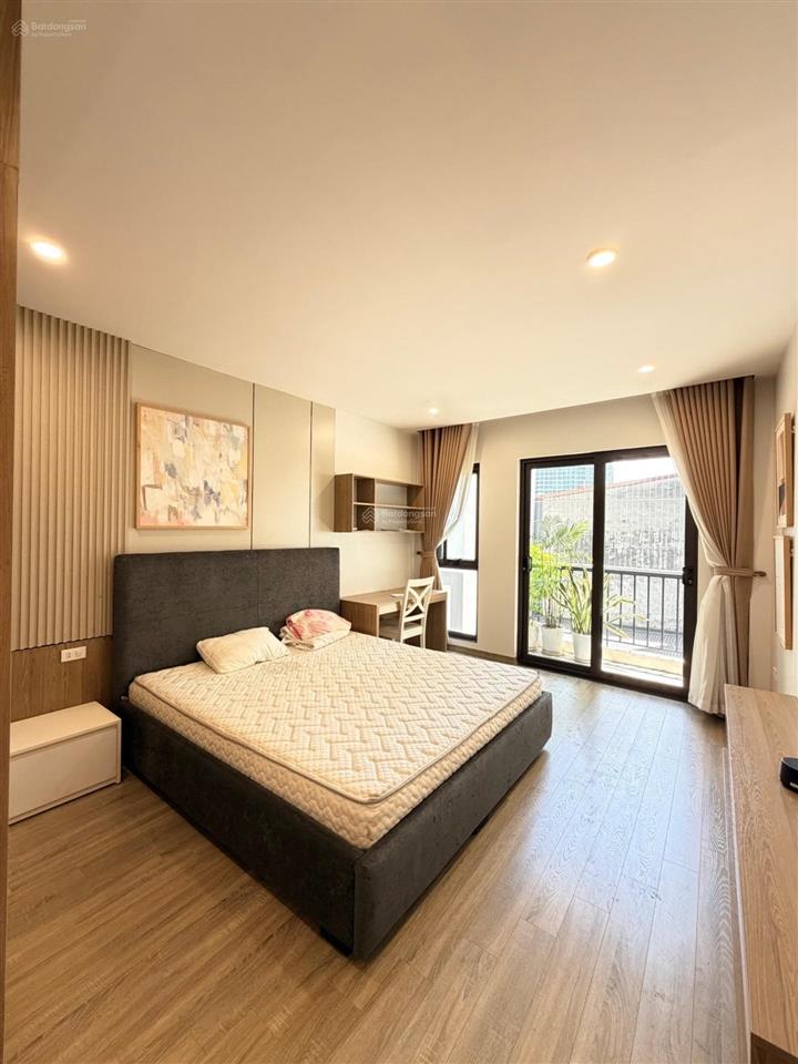 Cho thuê nhà 7 tầng  thang máy  full nội thất  cách 1 nhà là mặt phố mai phúc. 48m2  giá tl
