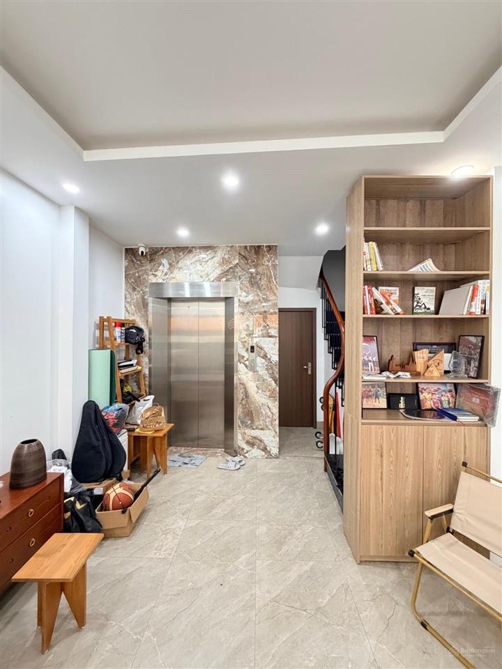 Cho thuê nhà 7 tầng  thang máy  full nội thất  cách 1 nhà là mặt phố mai phúc. 48m2  giá tl