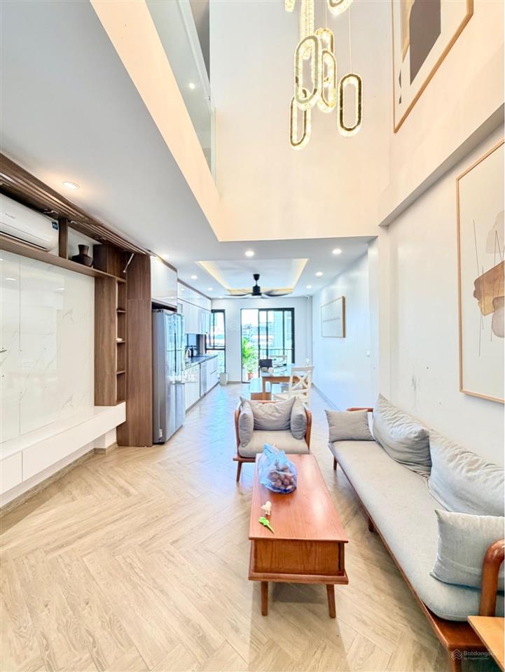 Cho thuê nhà 7 tầng  thang máy  full nội thất  cách 1 nhà là mặt phố mai phúc. 48m2  giá tl