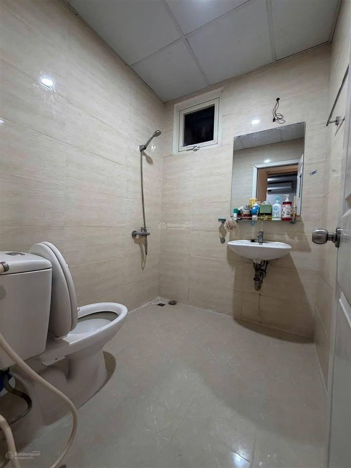 Cho thuê phòng phố việt hưng  50m2, 1 ngủ, 1 khách, bếp, vs. giá thuê 4,5tr/tháng.