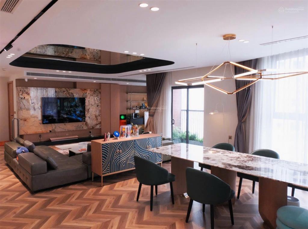 Chung cư jadin đập thông toà g1  full nội thất  giá cực tốt . 178m2, 3 ngủ, 3 vs  view hồ.