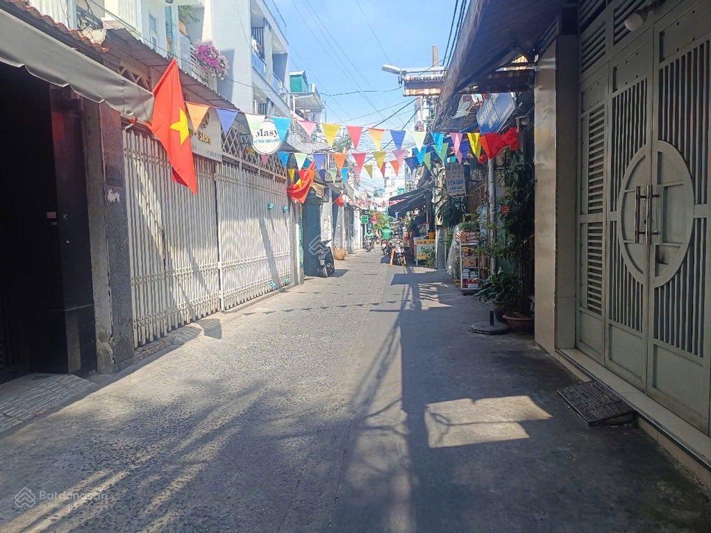 Nhà quận 8, phạm thế hiển, 3 tầng , 4m x13m, nhỉnh 7 tỷ