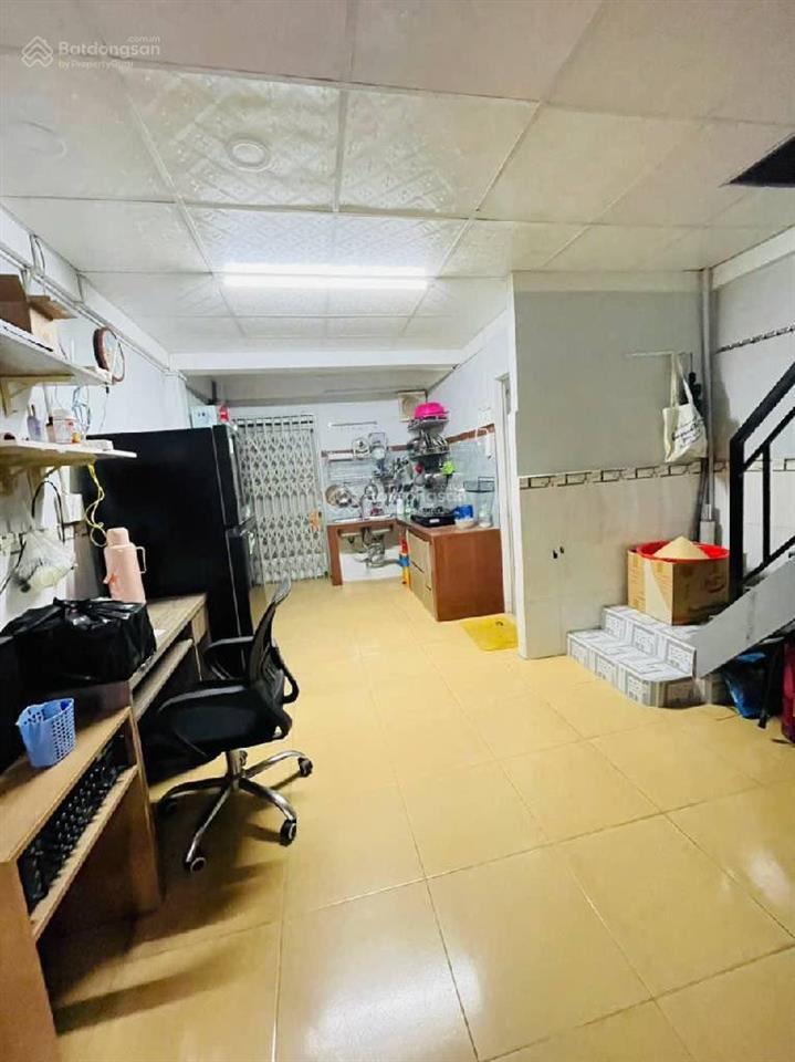 Bán nhà gần bx quận 8, dt 4 x 13m, 2 tầng, 2 mặt tiền, thông đường tứ tung, hot 5,6 tỷ.