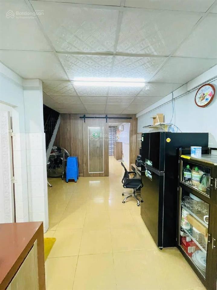 Bán nhà gần bx quận 8, dt 4 x 13m, 2 tầng, 2 mặt tiền, thông đường tứ tung, hot 5,6 tỷ.