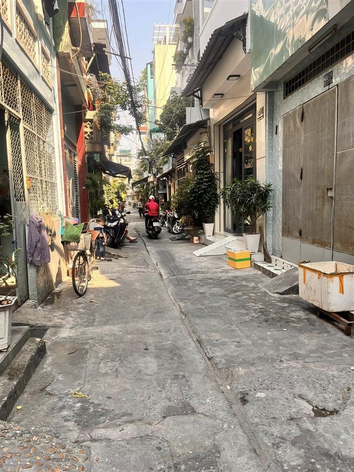 Bán nhà quận 10, lê hồng phong, 3.6x10, 4 tầng, nhỉnh 9 tỷ. hẻm xe hơi