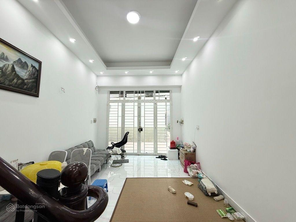 Bán nhà quận 10, lý thái tổ, 4 tầng dt(3,5x10), nhỉnh 6,8tỷ.