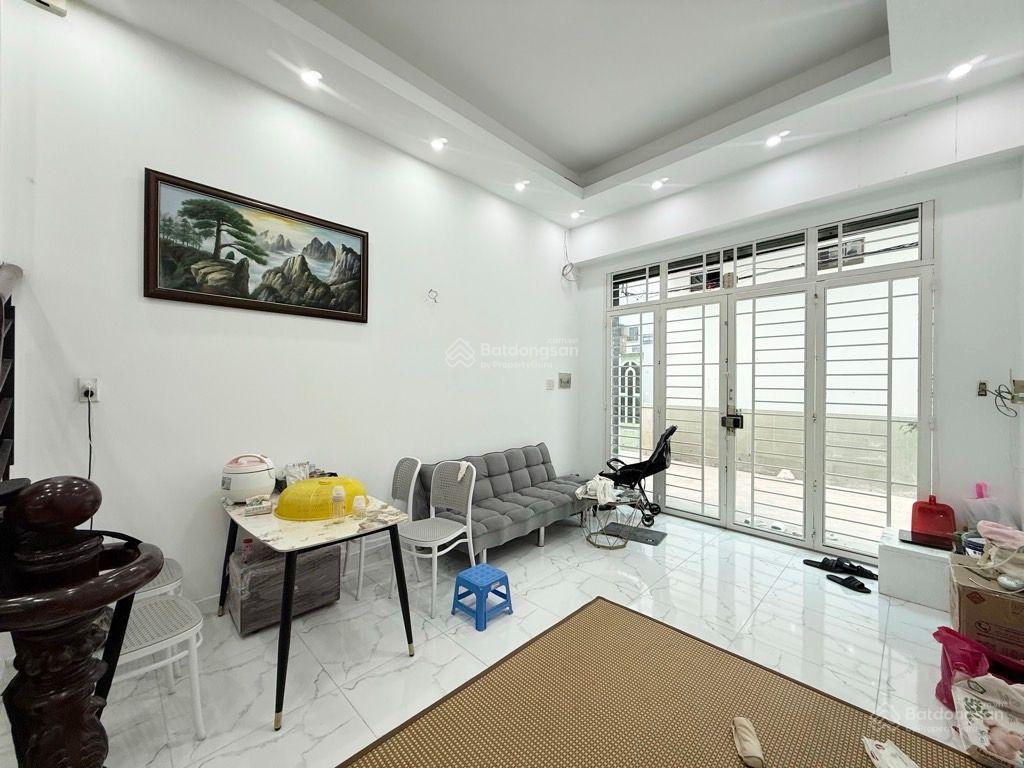 Bán nhà quận 10, lý thái tổ, 4 tầng dt(3,5x10), nhỉnh 6,8tỷ.