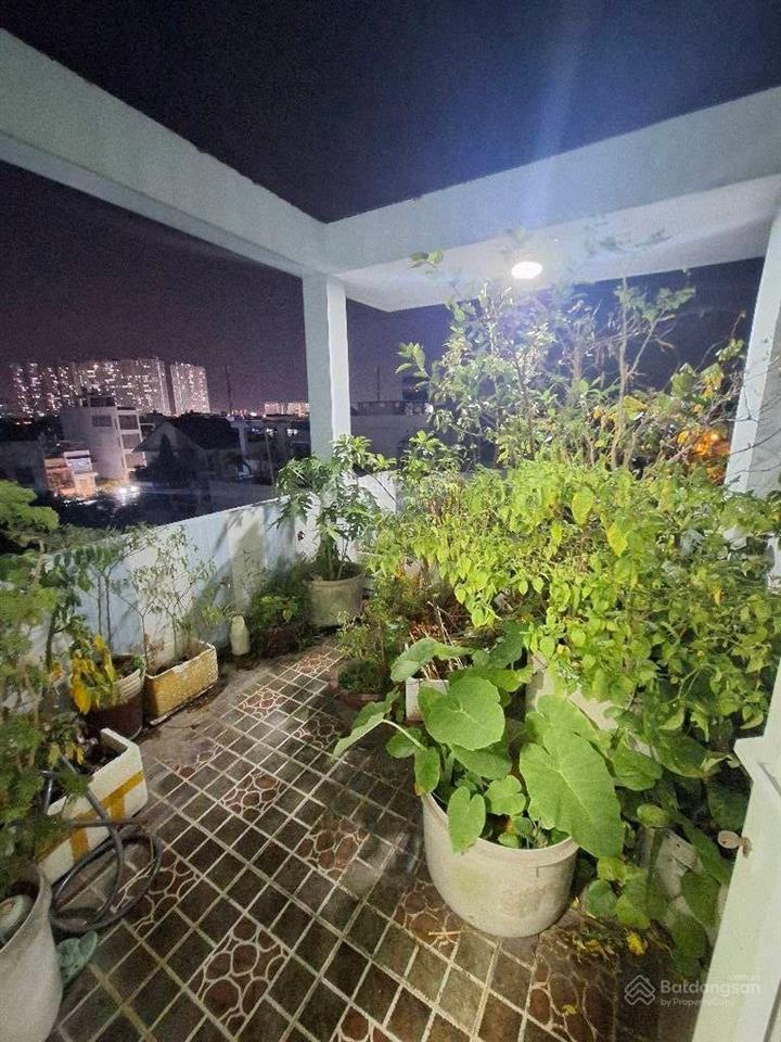 Bán nhà quận 8, bông sao, 4 tầng, dtsd 140m2, 6,1 tỷ.