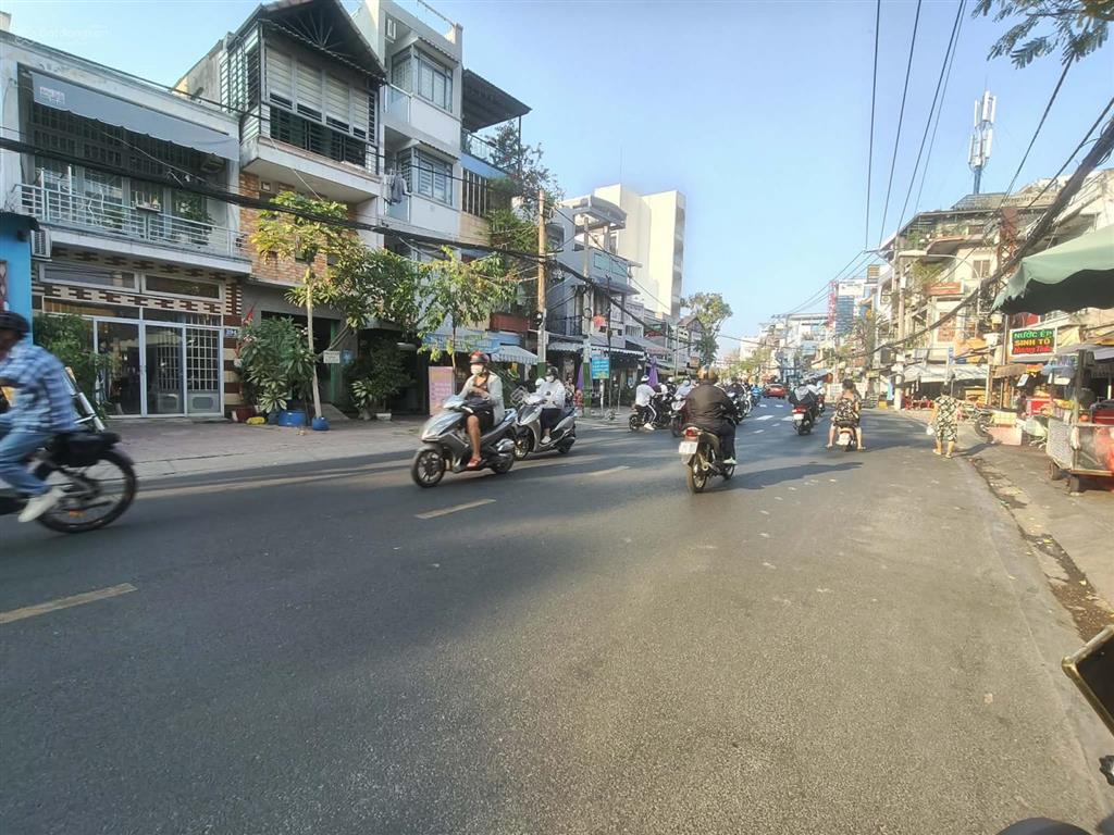 Bán nhà 53m2 lý thái tổ quận 10, hẻm xe hơi 5m, giá chỉ 7,x tỷ