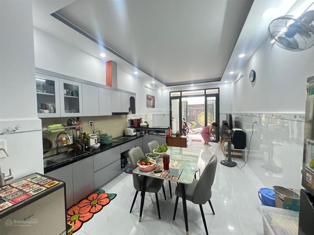 Nhà đẹp phạm hùng 2 tầng, full nội thất, nhỉnh 4,6tỷ.