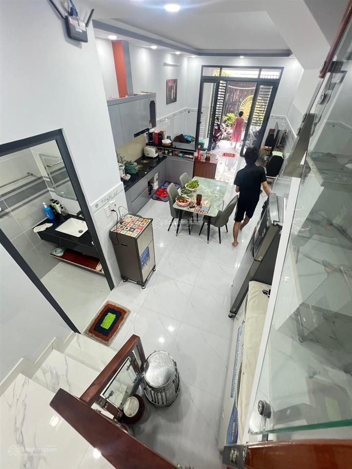 Nhà đẹp phạm hùng 2 tầng, full nội thất, nhỉnh 4,6tỷ.