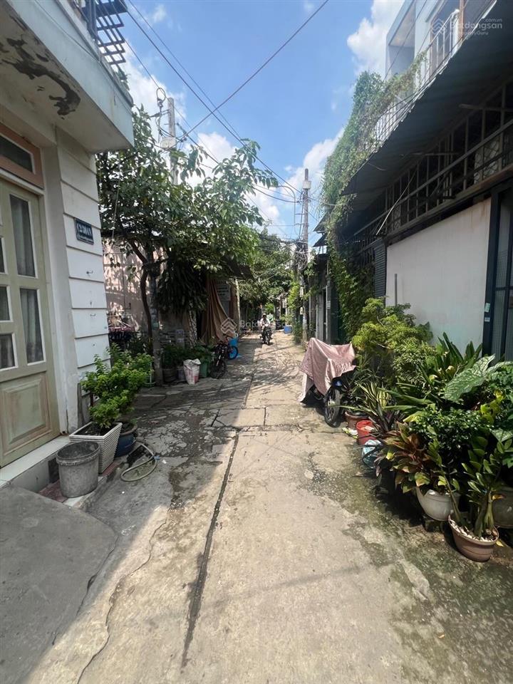 Nhà đẹp phạm hùng 2 tầng, full nội thất, nhỉnh 4,6tỷ.