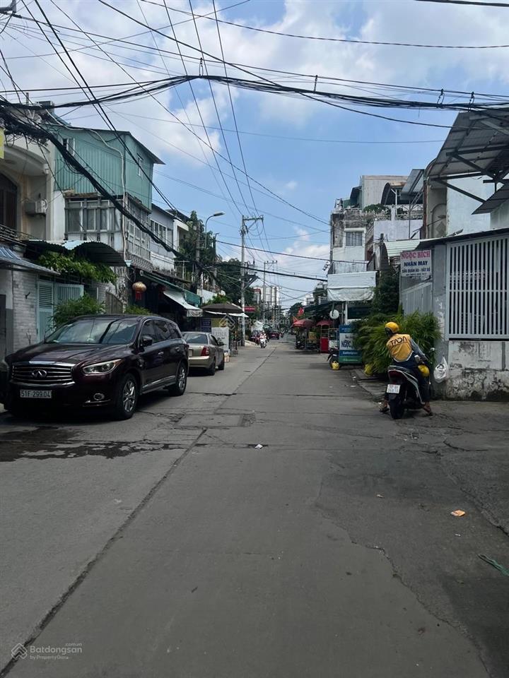 Nhà đẹp phạm hùng 2 tầng, full nội thất, nhỉnh 4,6tỷ.