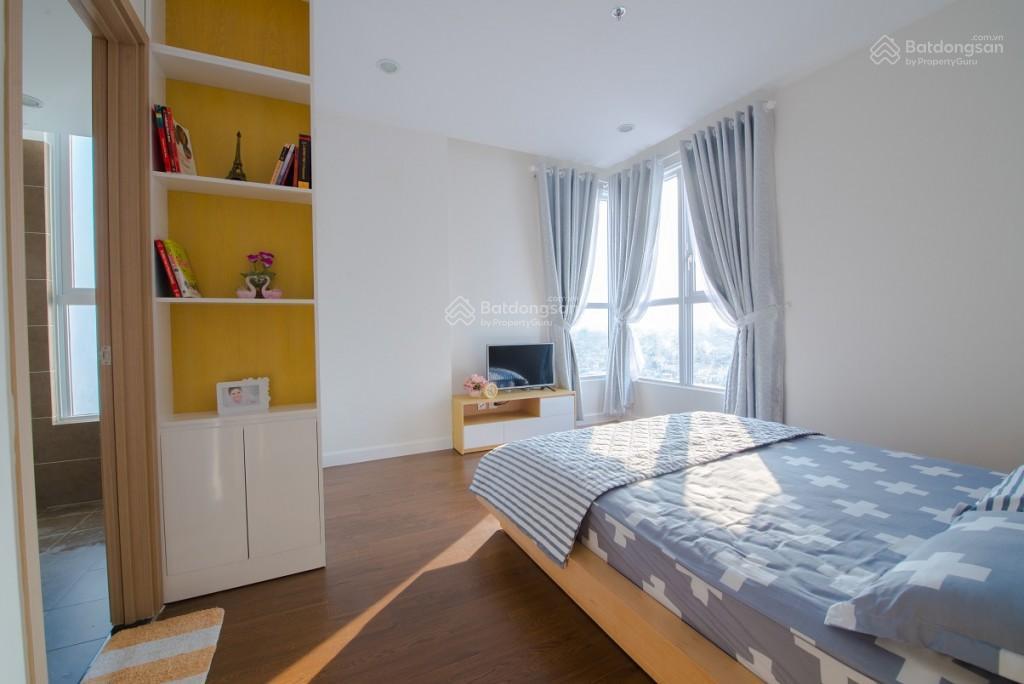 Gia đình bán căn góc cao ốc b ngô gia tư q.10. dt 60,2m2 2p 2wc. sh. giá 3,2 tỷ.  0779 973 ***