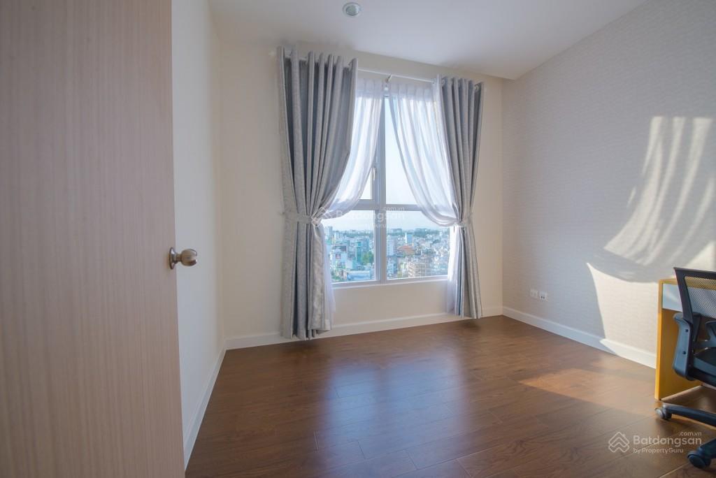 Gia đình bán căn góc cao ốc b ngô gia tư q.10. dt 60,2m2 2p 2wc. sh. giá 3,2 tỷ.  0779 973 ***