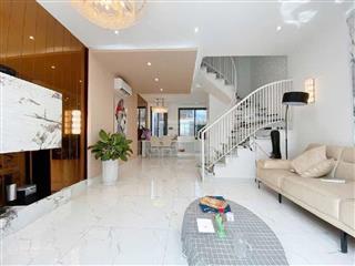 Bán nhà quận 7 cạnh phú mỹ hưng  huỳnh tấn phát 45m2, 3 tầng, 3 phòng chỉ 5 tỷ tl