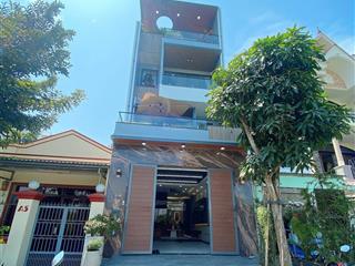 Nhà mặt tiền cạnh phú mỹ hưng quận 7 có gara, thang máy, 90m2 ngang 5m, 4 tầng 4 phòng chỉ 17,5 tỷ