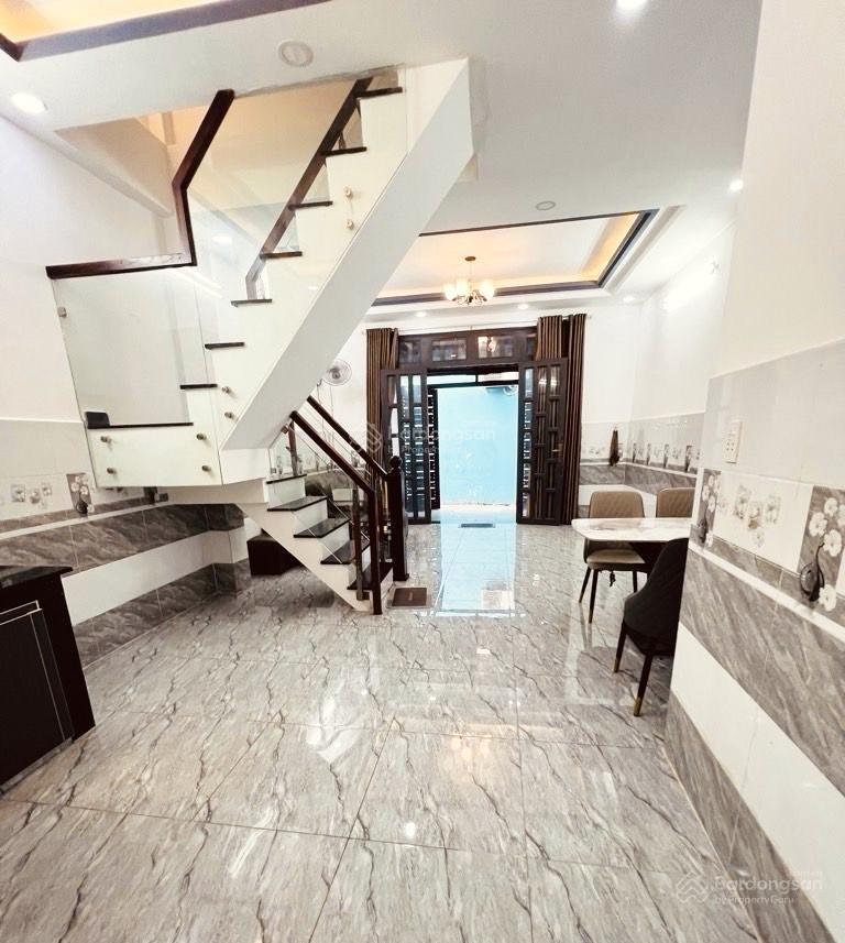 Bán nhà cạnh lotte lâm văn bền, 48m2 2 phòng ngủ chỉ 5 tỷ