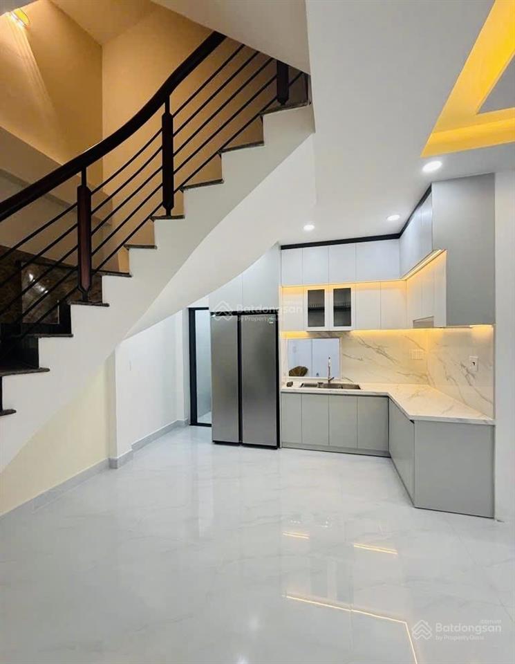 Bán nhà nguyễn thị thập q7, ngang 7m, 3 lầu 6pn chỉ 9,6tỷ