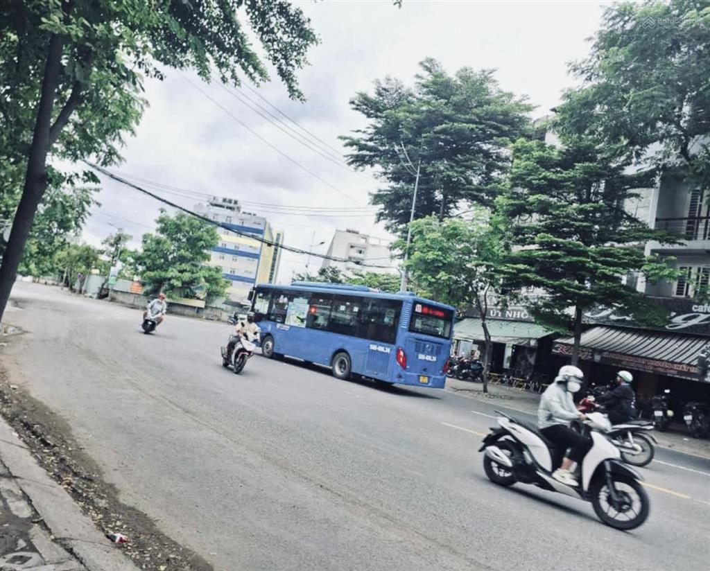 Mặt tiền kinh doanh ngang 5,7m gần đh marketing  sổ riêng hoàn công chỉ 2 tỷ hơn