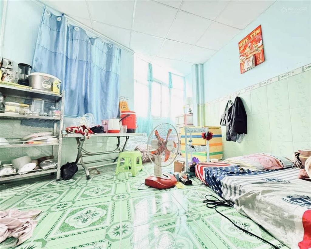 Mặt tiền kinh doanh ngang 5,7m gần đh marketing  sổ riêng hoàn công chỉ 2 tỷ hơn