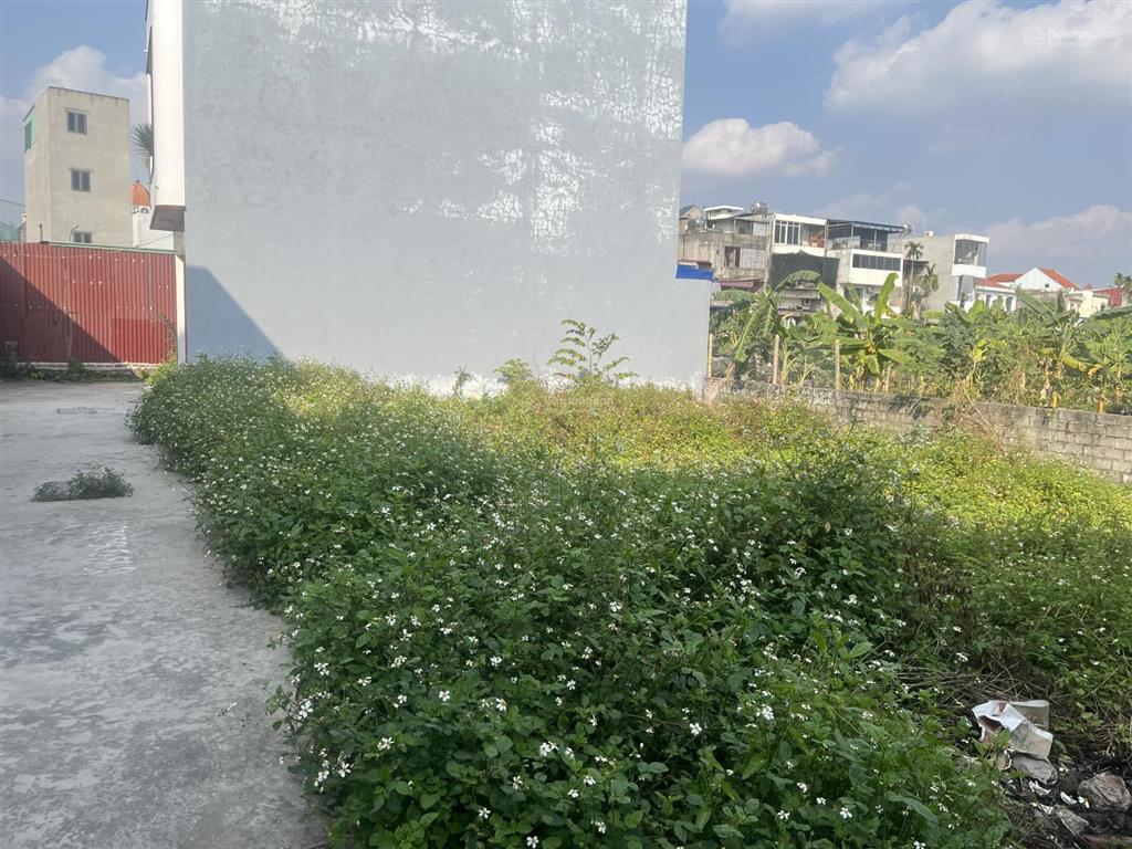 Gia đình cần bán lô đất chính chủ