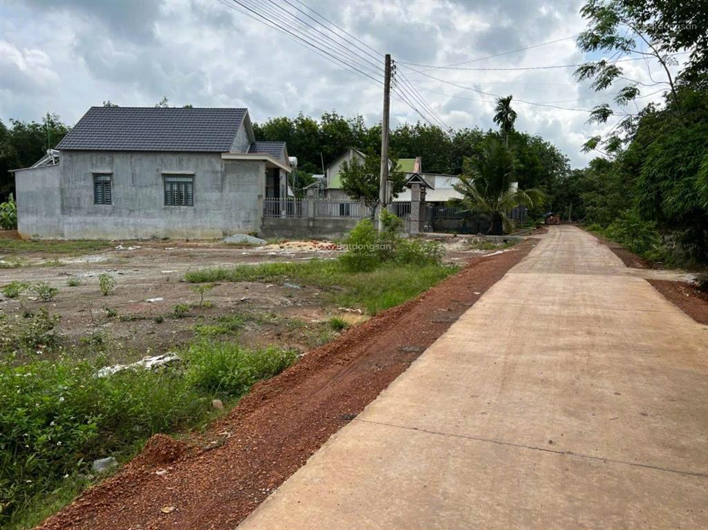 Bán đất 150m2 tại ấp dên dên, thị trấn tân phú, đồng phú, 800 triệu