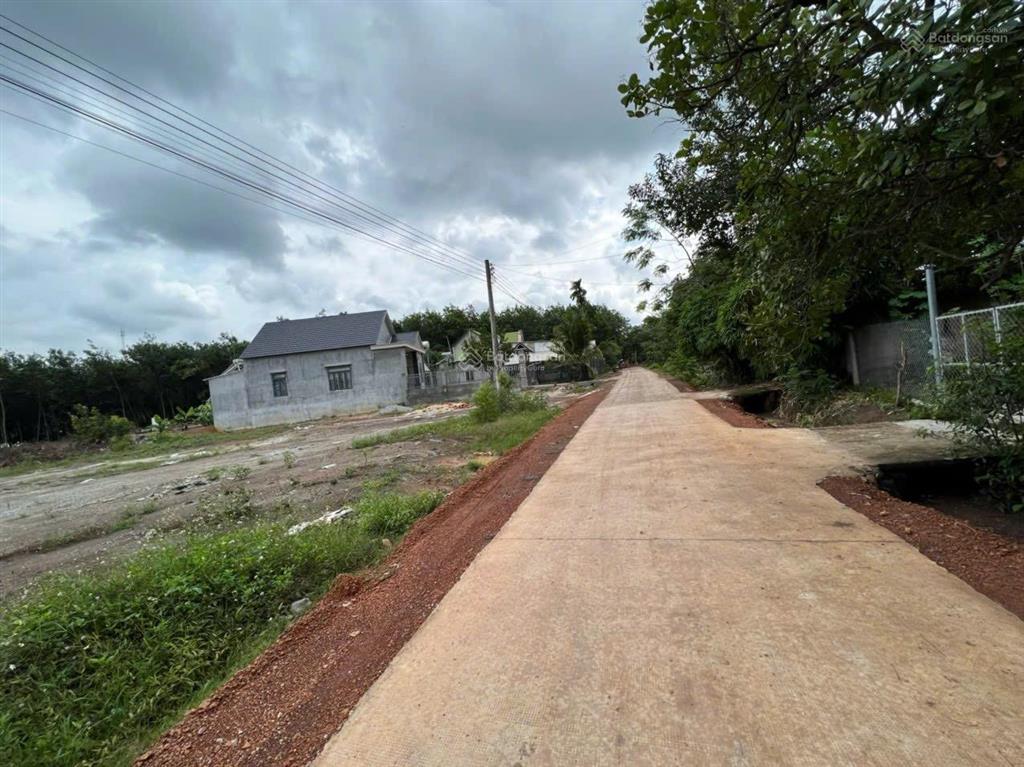 Bán đất 150m2 tại ấp dên dên, thị trấn tân phú, đồng phú, 800 triệu