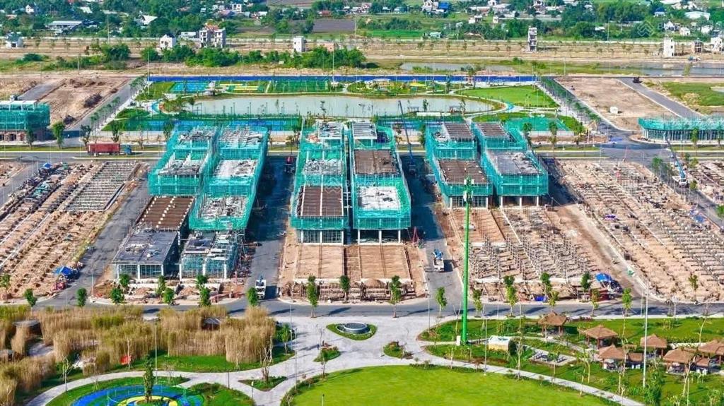 Nhà 1 trệt 3 lầu 5x12m(60m2) kđt vinhomes hậu nghĩa giá 3 tỷ 900 triệu