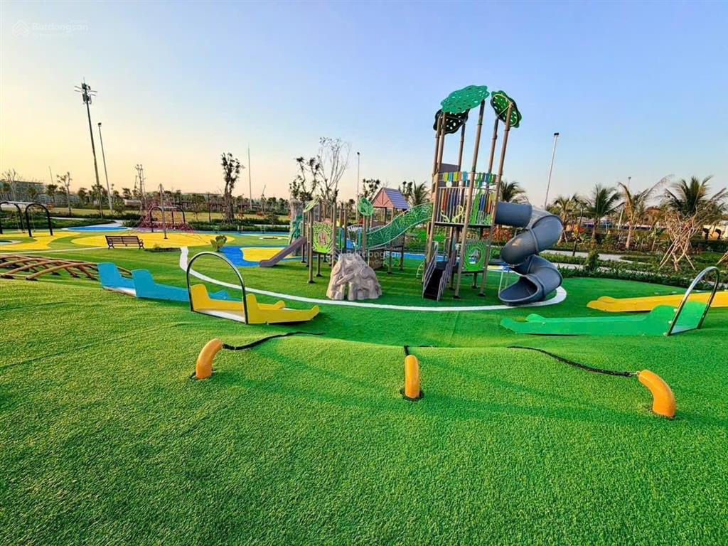 Nhà 1 trệt 3 lầu 5x12m(60m2) kđt vinhomes hậu nghĩa giá 3 tỷ 900 triệu