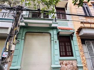 Cho thuê nhà phân lô phố lạc trung  ô tô tránh  hàng xóm thân thiện