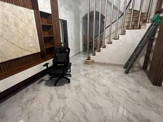 Cho thuê nhà riêng ngõ quỳnh  bạch mai  45m  nội thất đầy đủ  xe ba gác qua nhà  an ninh tốt